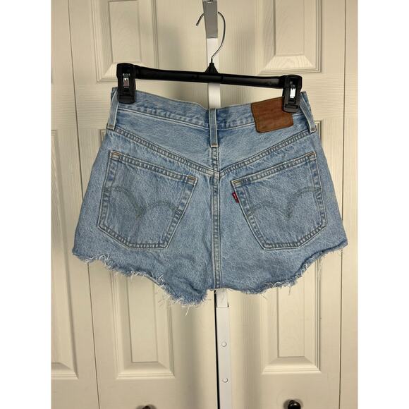 Levis 501 Shorts Womens 26 Premium Denim Distressed Button Fly Light Wash Blue - Picture 8 of 9
